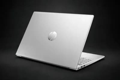 HP Pavilion 15 — Ryzen 7 — back view